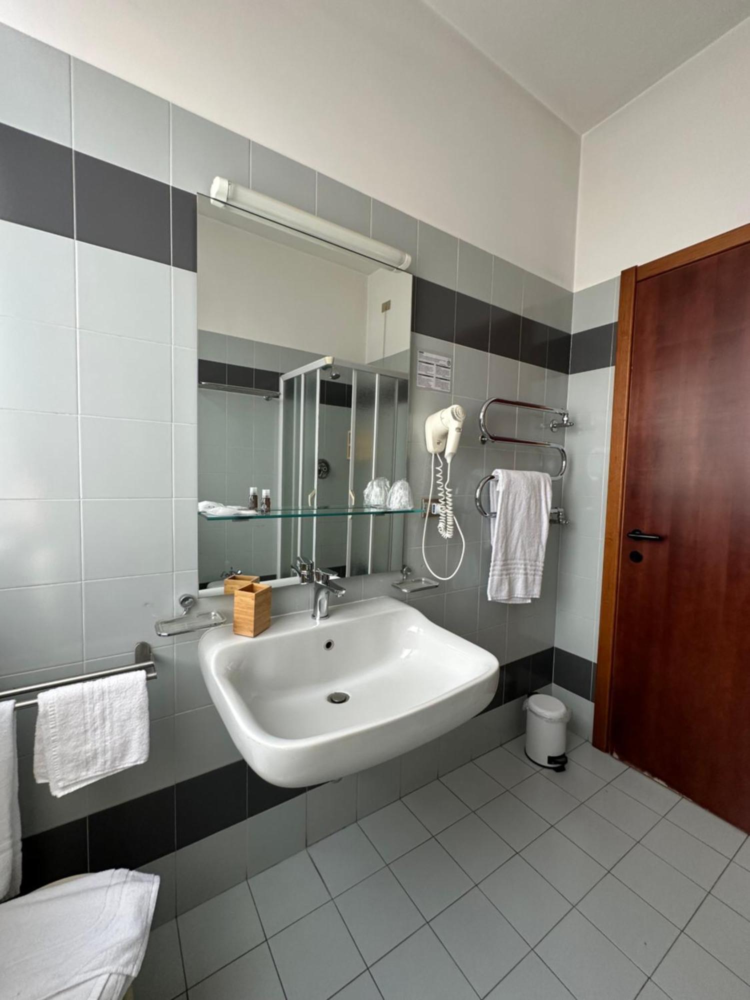 Hotel Griselda Saluzzo Dış mekan fotoğraf